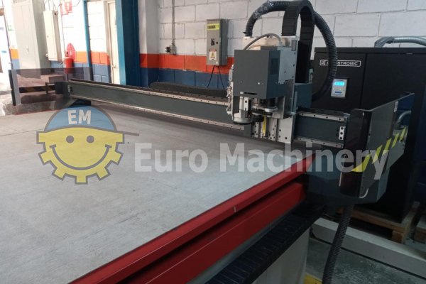 Automatic cutting plotter AGFA Acorta with auto recognition